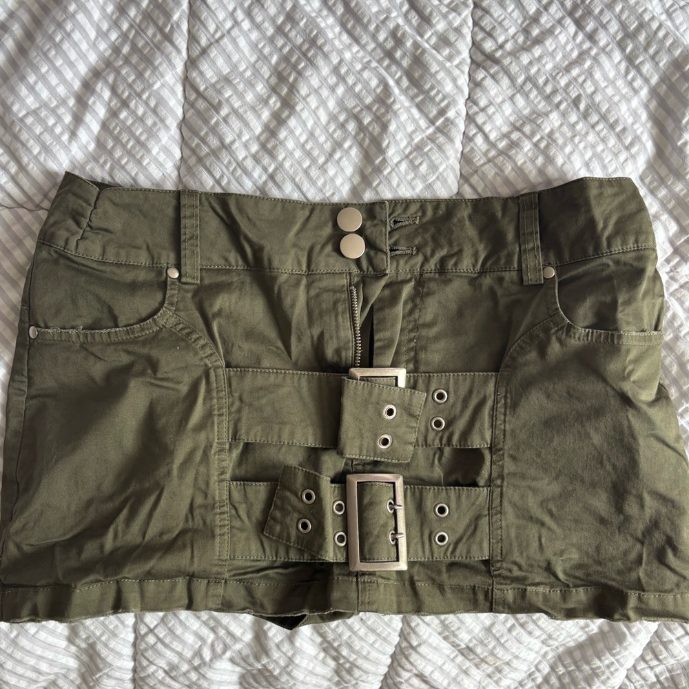 Chic Olive Belted Mini Skirt